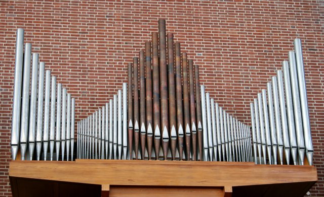 Orgel im hintern Kirchenteil